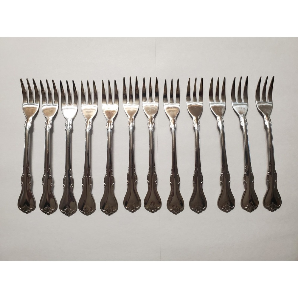 Melinda by CAMBRIDGE Silver Stainless Glossy Scroll Outline (12) Cocktail Spoons